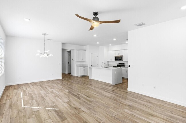 Building Photo - 18446 Claybrook St