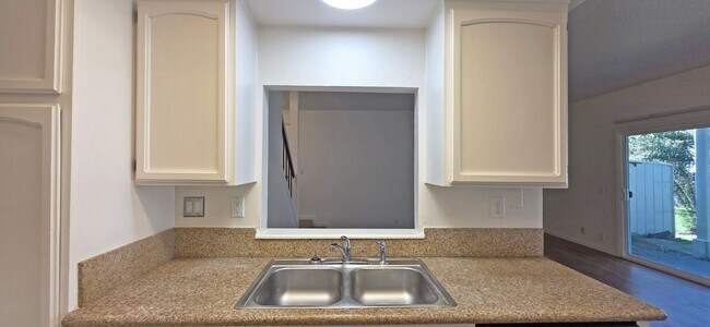 Building Photo - 7862 Hampton Ln