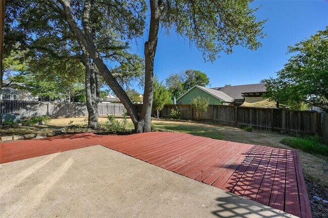 Building Photo - 2504 Spring Wagon Ln