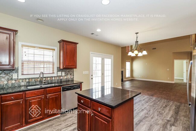 Building Photo - 660 Fullier Cir SW