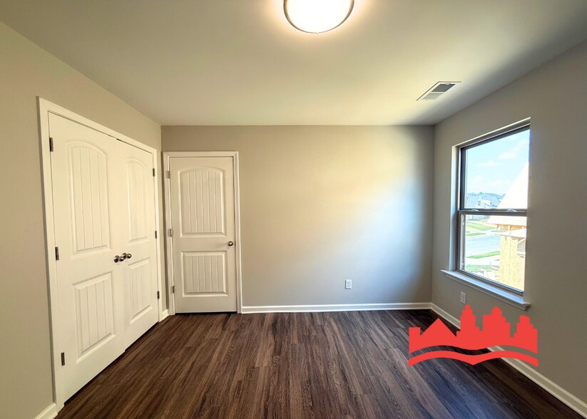 Building Photo - Dec Special - December rent free and half off January rent. New Build in Oakland, TN!