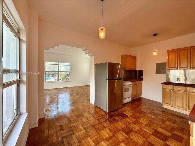 Building Photo - 4035 Meridian Ave