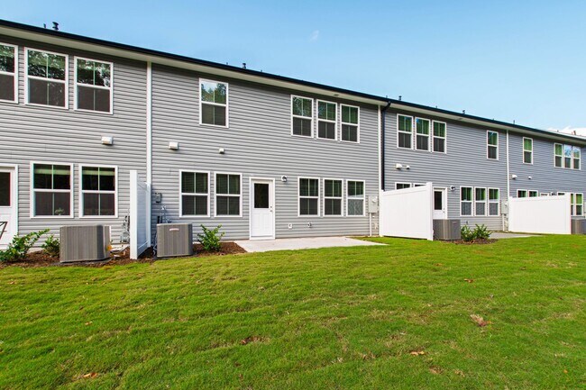 Building Photo - Modern 3-Bedroom Townhome in Solana, Durham!