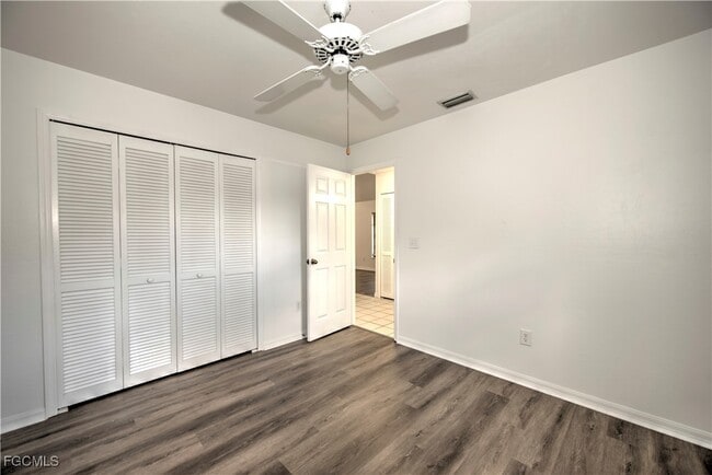 Building Photo - 1402 SW 1st Ave