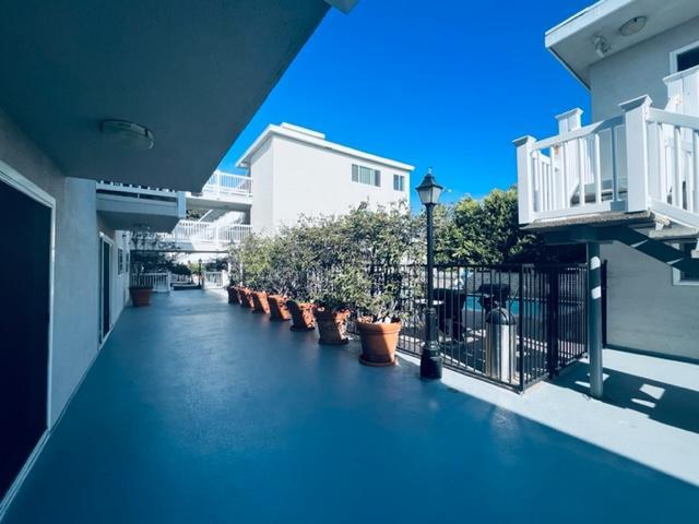 Courtyard - 2411 Prospect Ave