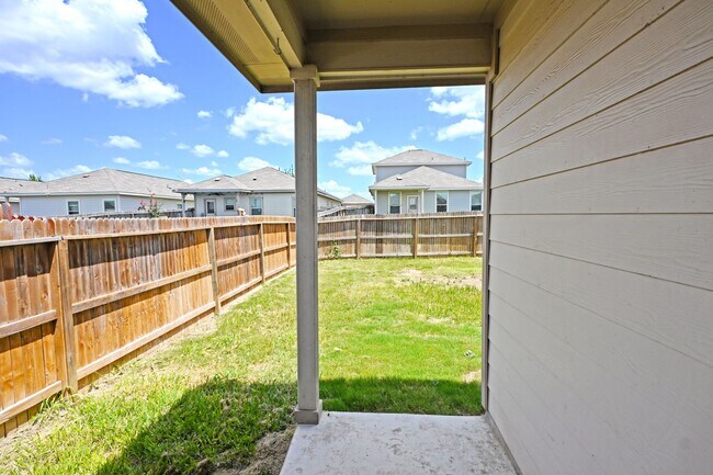 Building Photo - 133 Buttercup Bnd