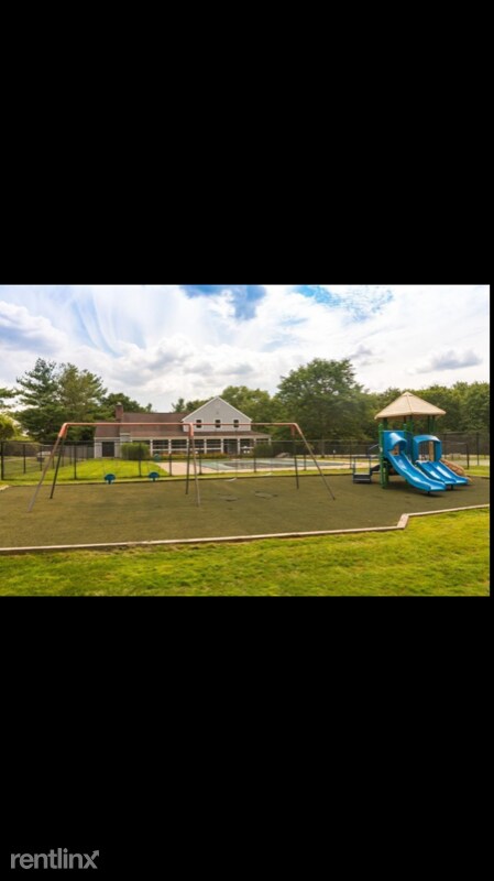 Building Photo - 5 Meadow Ln