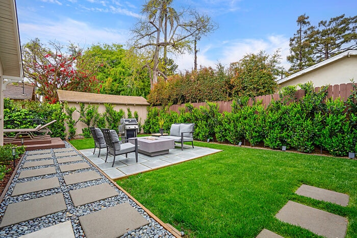 Building Photo - 228 W Mission St