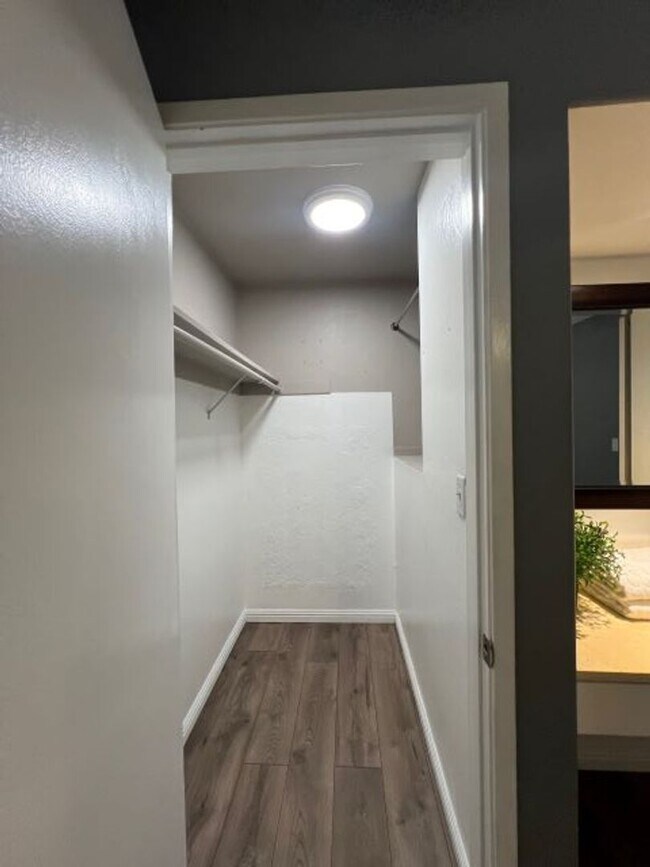 Building Photo - BLOSSOM VALLEY BEAUTY