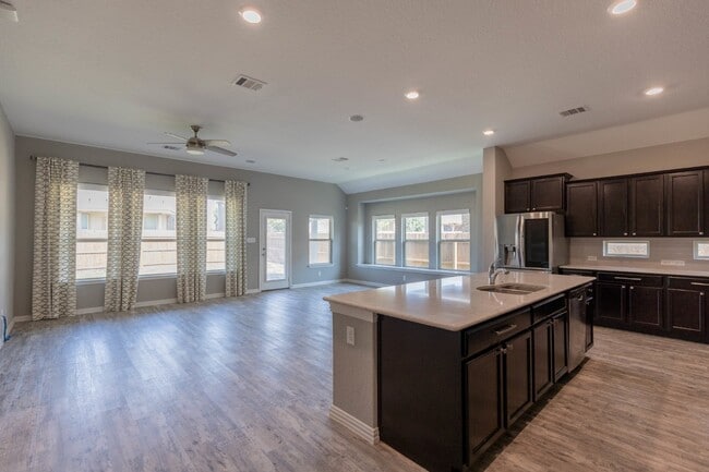 Building Photo - 8603 Pinto Cyn