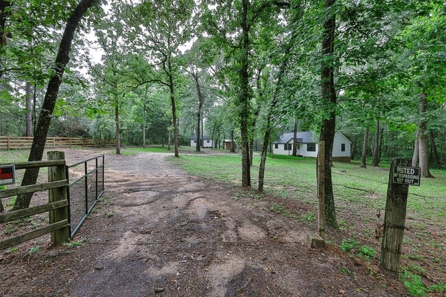 Building Photo - 12028 Cedar Ln