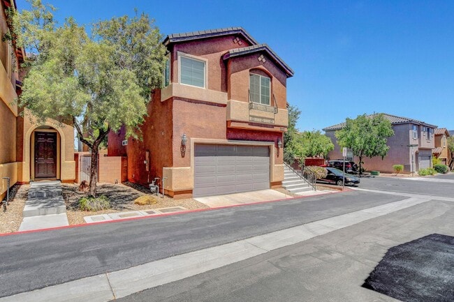 Building Photo - 3 Bedroom Split Level Home in Centennial H...