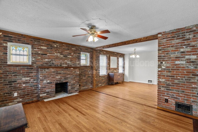 Building Photo - 8026 Wynwood Dr