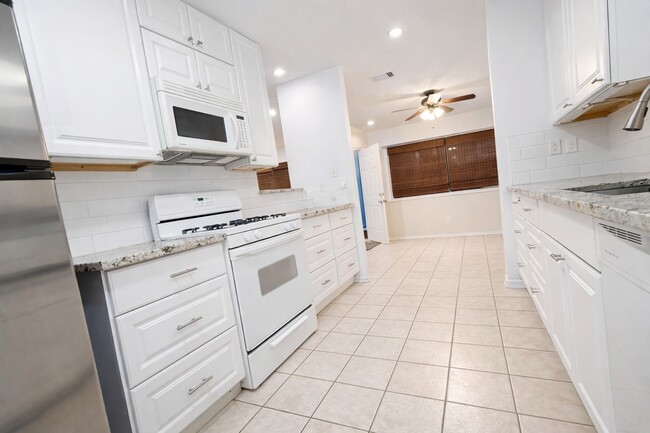 Building Photo - 1754 Jo Ann Ln