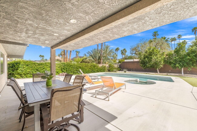 Building Photo - 73409 Little Bend Trail