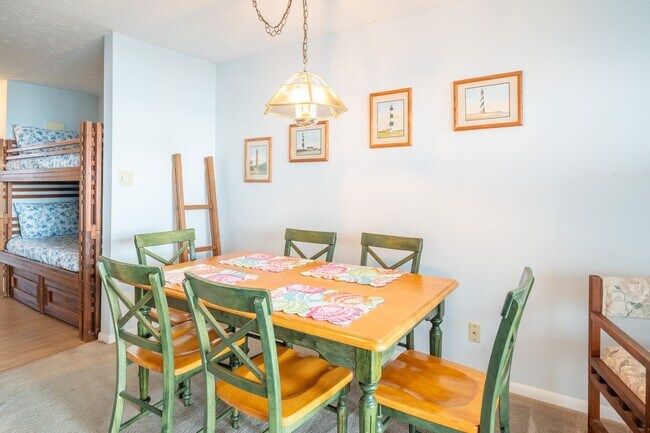 Building Photo - COZY AND QUAINT FURNISHED OFF-SEASON WINTER GETAWAY