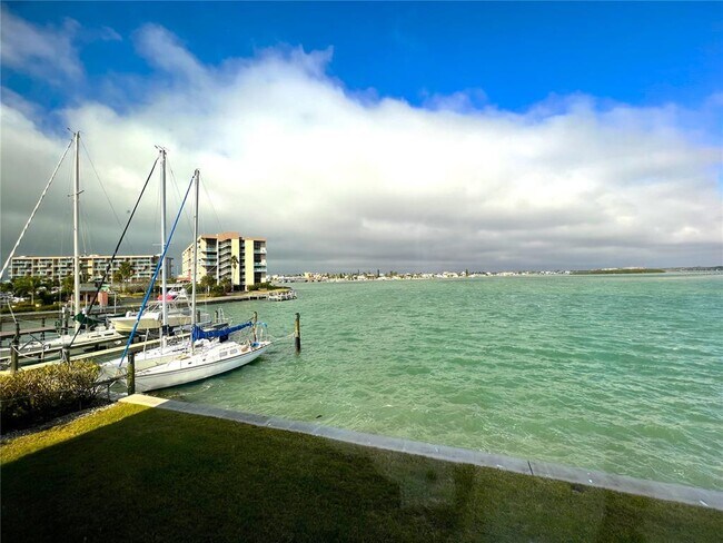 Building Photo - 250 126th Ave