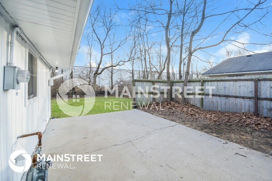 Building Photo - 9413 Rochelle Dr