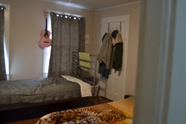 Building Photo - 32 Wamesit St