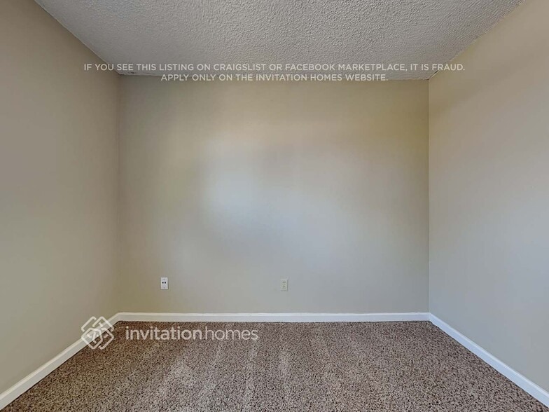 Building Photo - 1658 Ashwood Dr