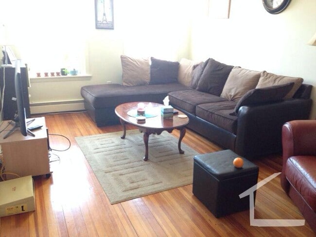 Building Photo - Great 2 bed AVAILABLE NOW!