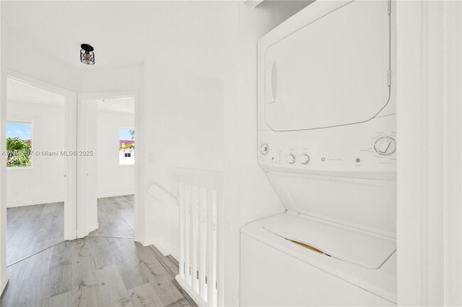 Building Photo - 17380 SW 140th Ct