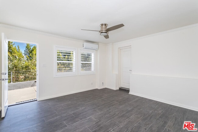 Building Photo - 1541 Selma Dr