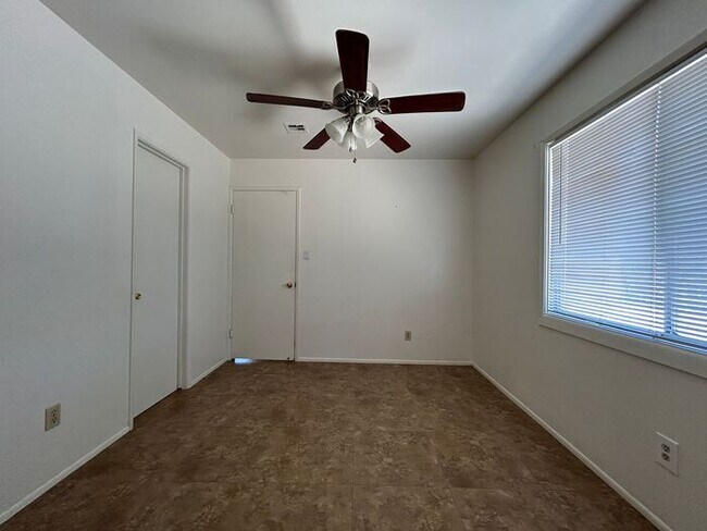 Building Photo - 920 1/2 S Wilson St, Tempe