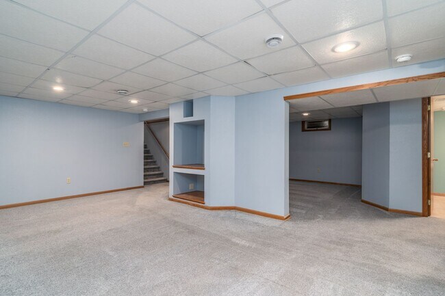 Building Photo - Beautiful Single Family Home