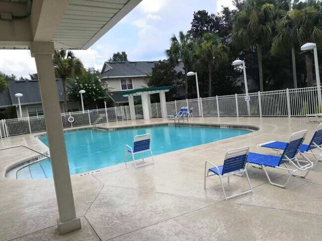 Building Photo - 13200 W Newberry Rd