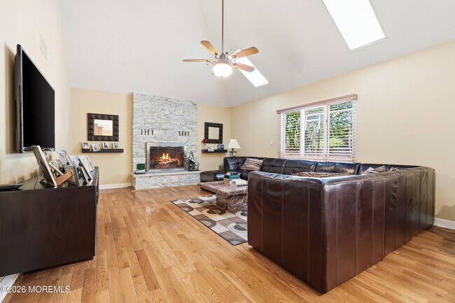 Building Photo - 14 Kastor Ln