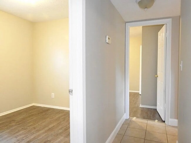 Building Photo - Logwood Ave