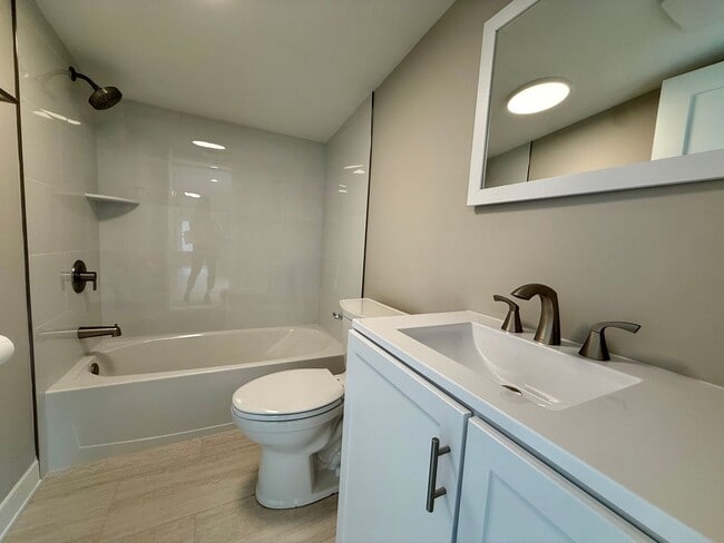 Building Photo - Stunning 3BR/3BA Orono Home Available 8/15. Walk to Lake Minnetonka!