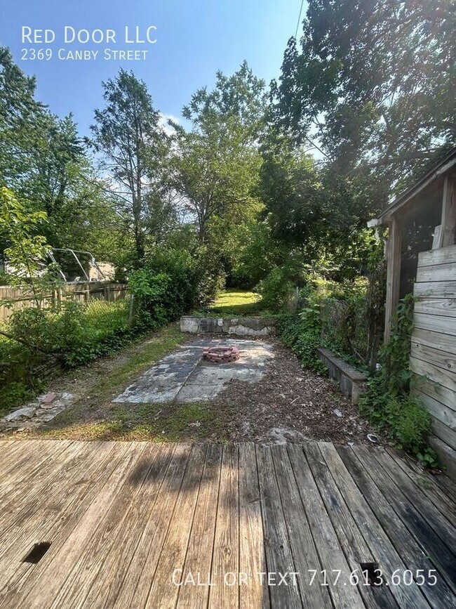 Building Photo - 2369 Canby St