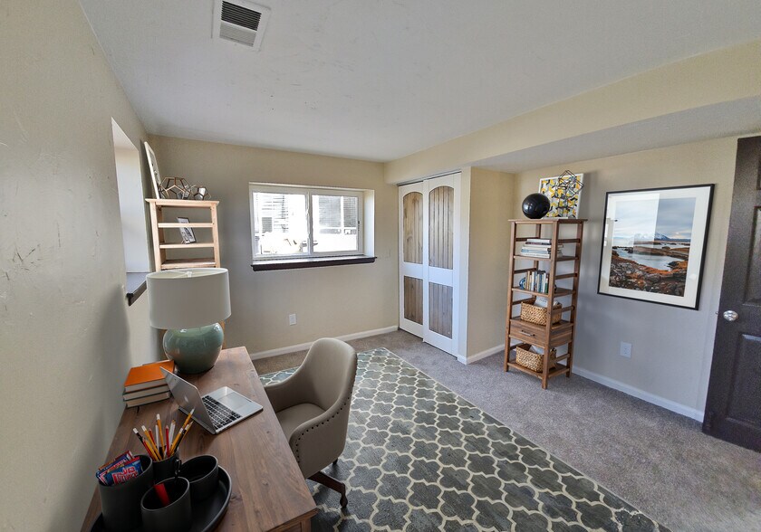 Building Photo - 110 Lucerne Dr