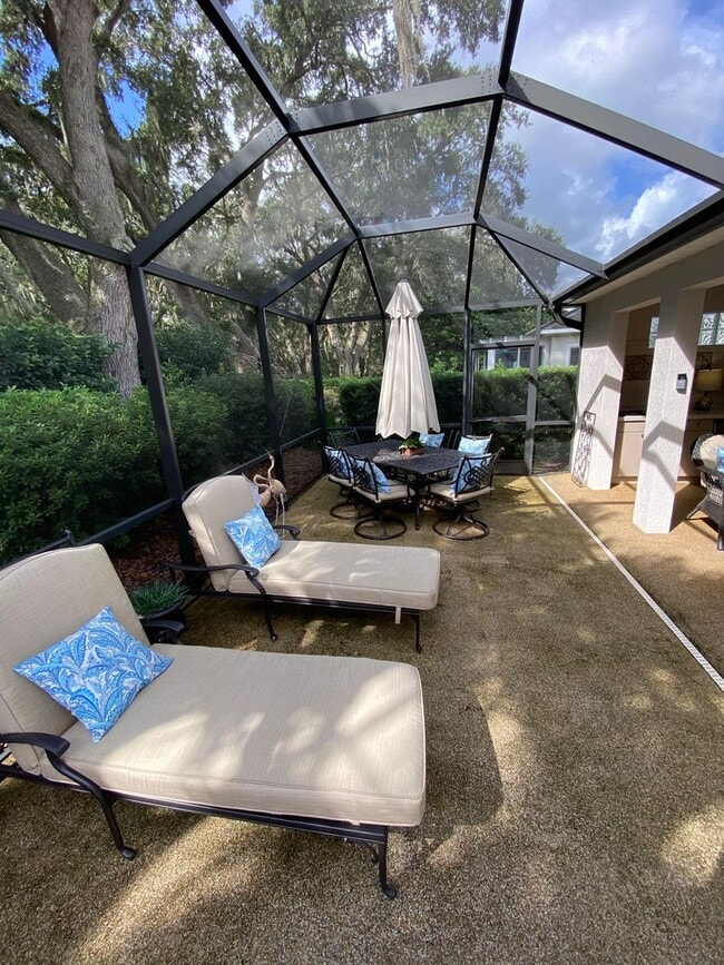 Building Photo - Gorgeous 3 + 2 Turnkey ANNUAL Lease w/Swim Spa & Large Private Screened in Patio In The Village o...