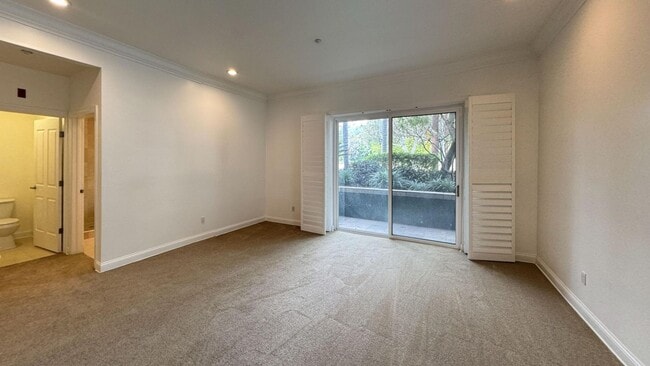 Building Photo - 16000 Sunset Blvd