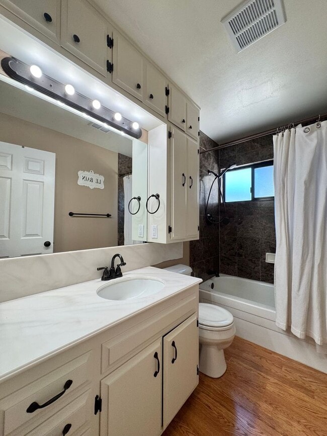Building Photo - Classic Napa Bel Aire Home 4 Bedrooms, 2 B...