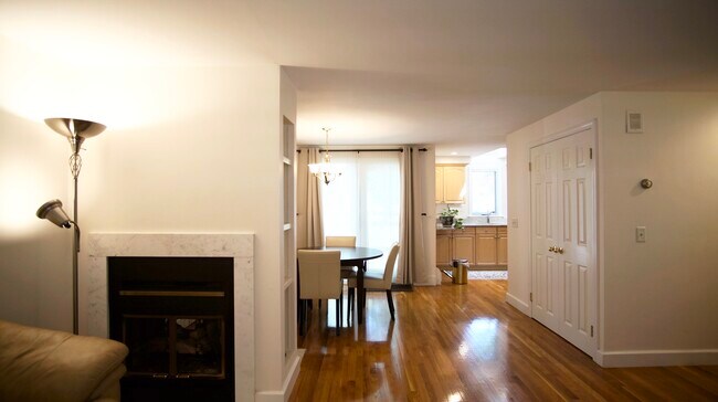 Building Photo - 148 Cypress St
