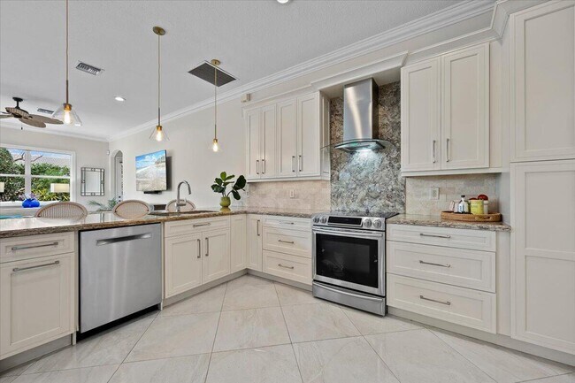 Building Photo - 4241 Wellington Shores Dr