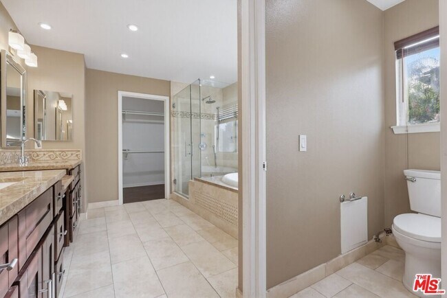 Building Photo - 5187 Knollwood Way