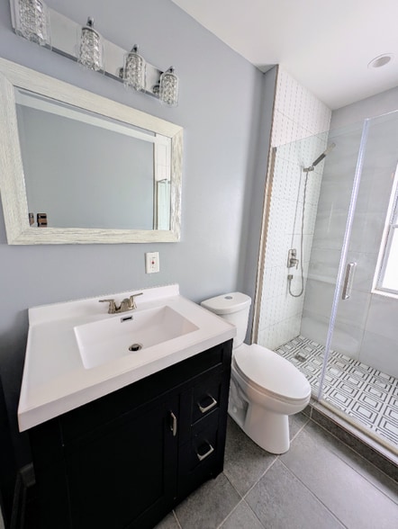 Building Photo - 890 Linwood Ave