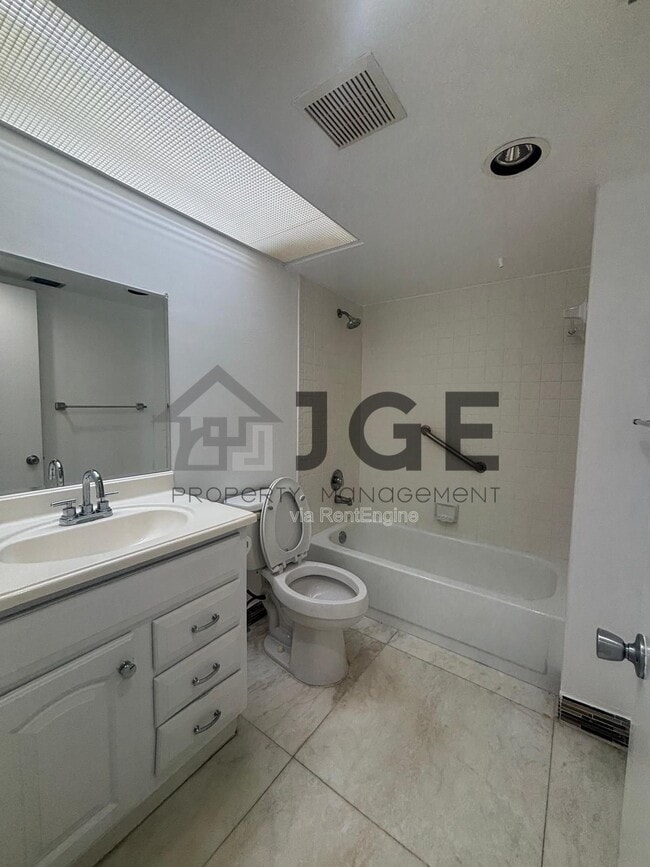 Building Photo - 12600 Sw Ct-5