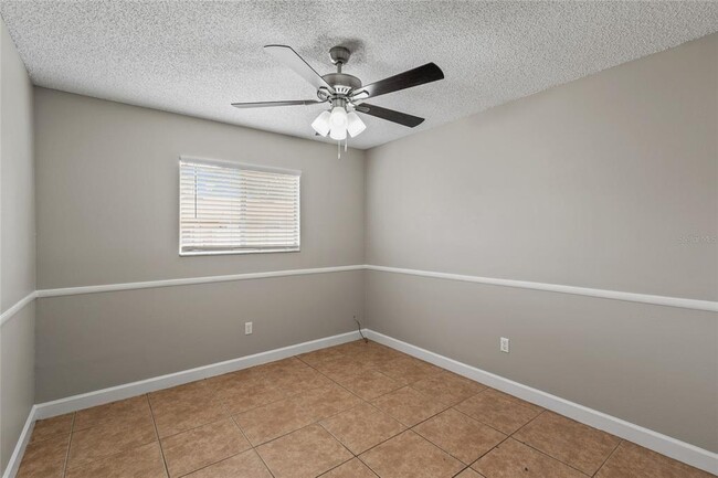 Building Photo - 459 W Rosewood Ln