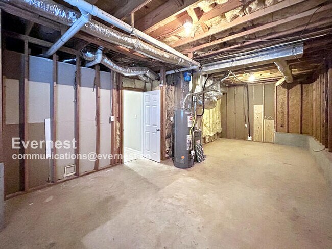 Building Photo - 19 Abbey Ln