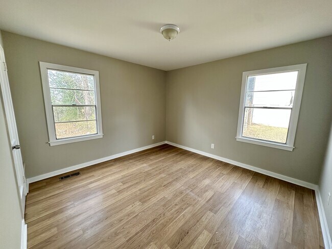 Building Photo - 7824 Rugby Ct