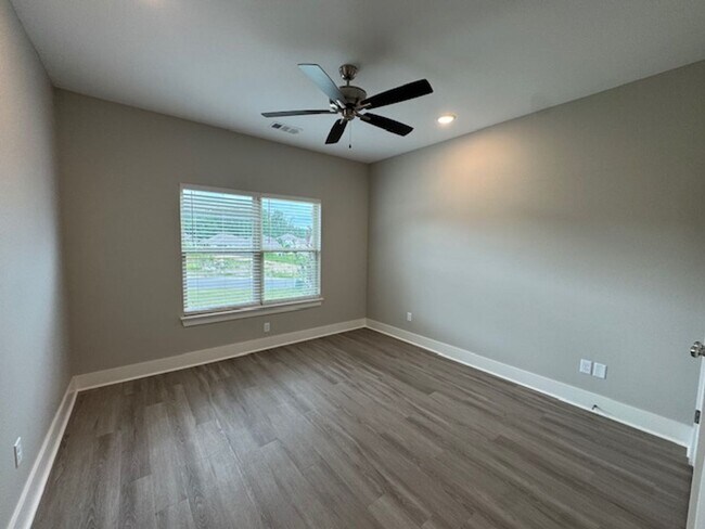 Building Photo - 5021 Springwood Cir