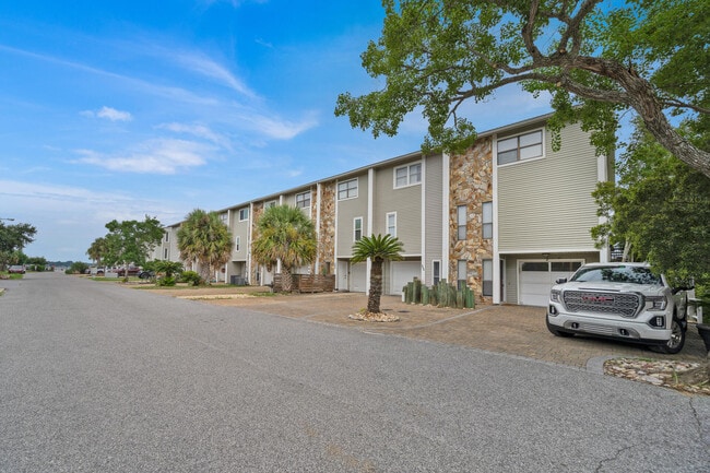 Building Photo - 206 Snug Harbour Dr