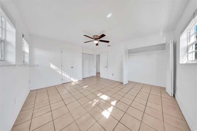 Building Photo - 1624 NE 175th St