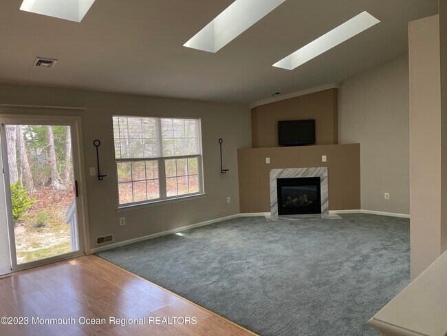 Building Photo - 48 Timberline Dr